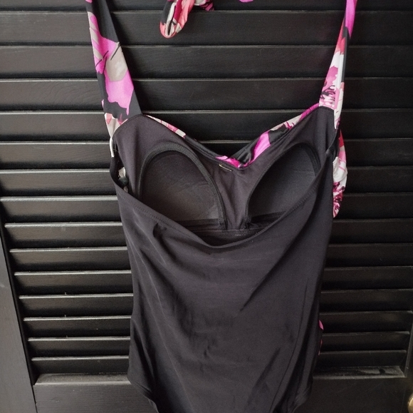 Bathing suit - Picture 2 of 2